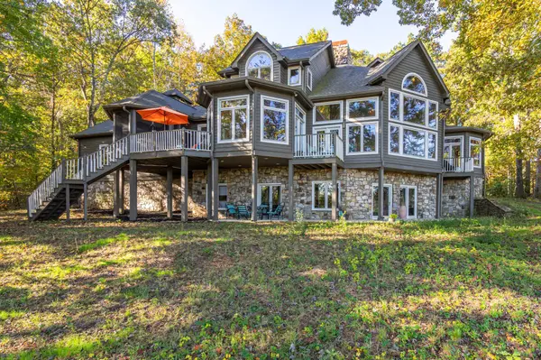 233 Stable Gate Drive, Campobello, SC 29322