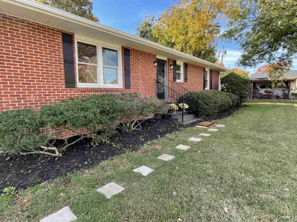 2 Lamotte ST, Spartanburg, SC 29301