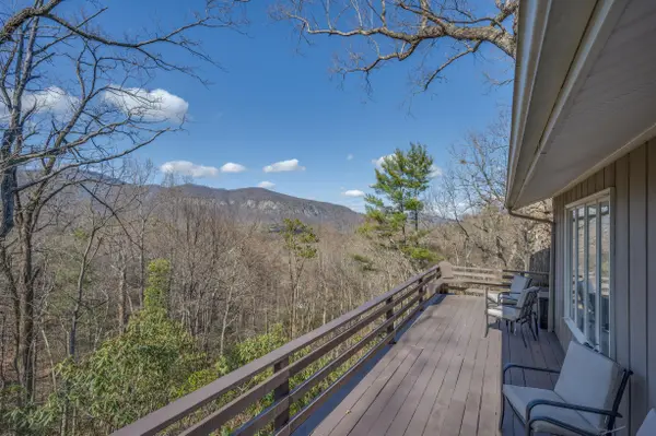 128 Dogwood LN, Lake Lure, NC 28746