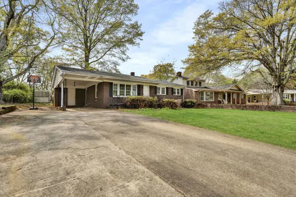 3 McLendon DR, Greenville, SC 29611