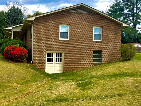 406 Redland Road RD, Landrum, SC 29356