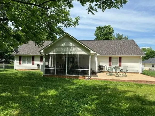 328 Shallowford DR, Boiling Springs, SC 29316-5801