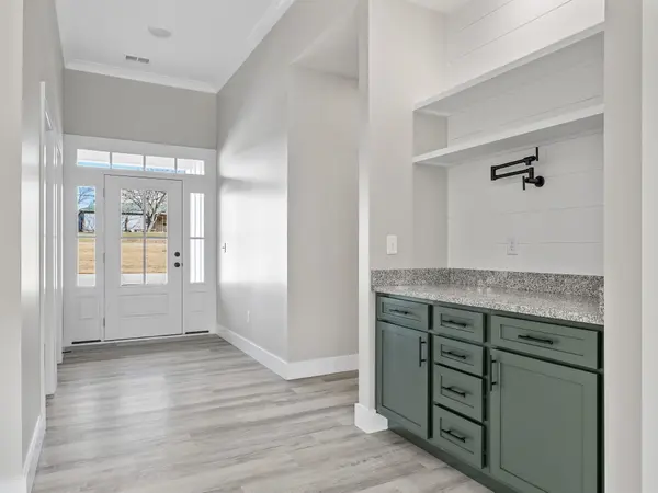 11573 New Cut RD, Campobello, SC 29322