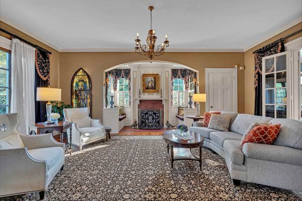 571 E Main ST, Spartanburg, SC 29302
