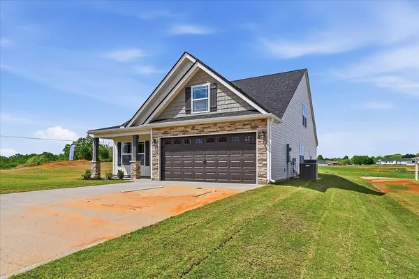 101 Crooked Tree DR, Gaffney, SC 29341