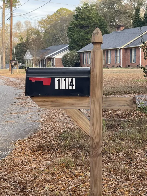114 York ST, Clinton, SC 29325-2651