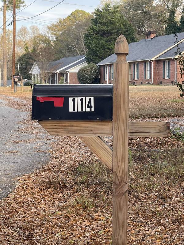 114 York ST, Clinton, SC 29325-2651