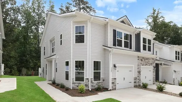 717 Lesbury LN, Spartanburg, SC 29301