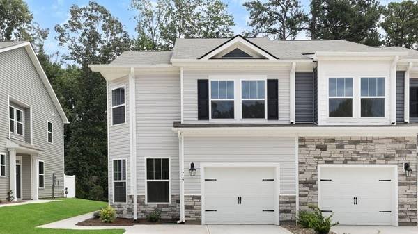 717 Lesbury LN, Spartanburg, SC 29301