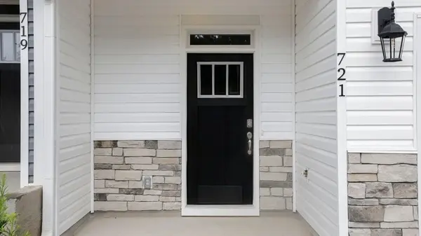 721 Lesbury LN, Spartanburg, SC 29301