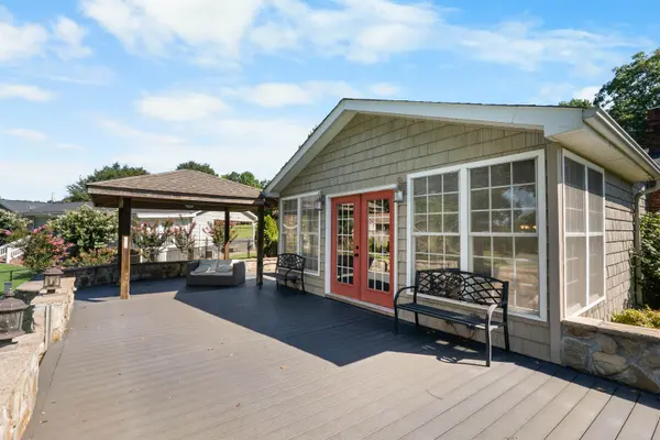 423 Coggins Shore RD, Inman, SC 29349