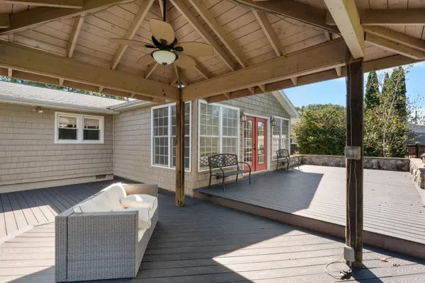 423 Coggins Shore RD, Inman, SC 29349