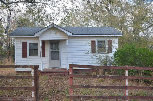105 Mauldin CIR, Iva, SC 29655