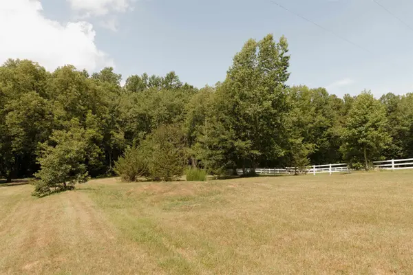 296 Nodine RD, Campobello, SC 29322