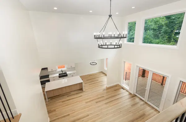 115 Crest RD, Campobello, SC 29322