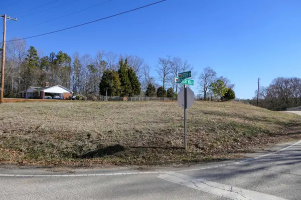 240 Hickory Hill Rd, Spartanburg, SC 29302