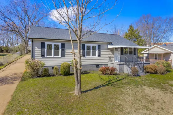 107 Boyd Ave, Simpsonville, SC 29681