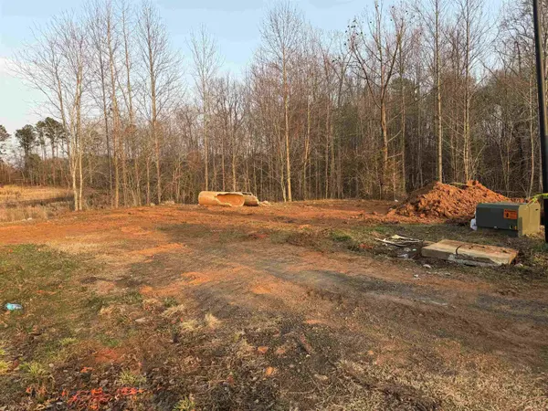 302 Oglesby Creek LN, Spartanburg, SC 29303