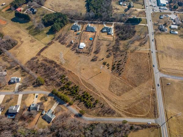 2448 Locust Hill RD, Taylors, SC 29687