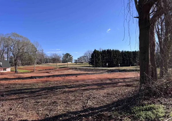 304 Shoreham LN, Inman, SC 29349