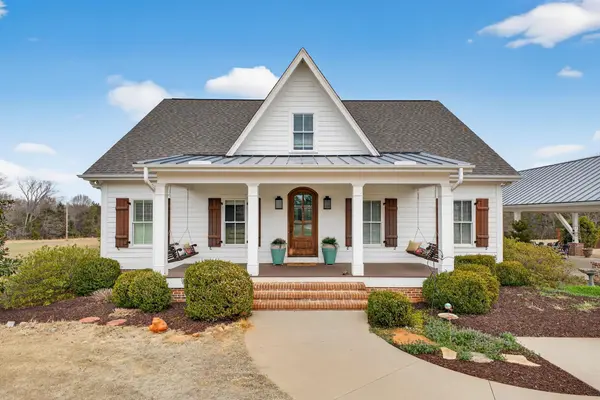 2062 Knighton Chapel RD, Fountain Inn, SC 29644