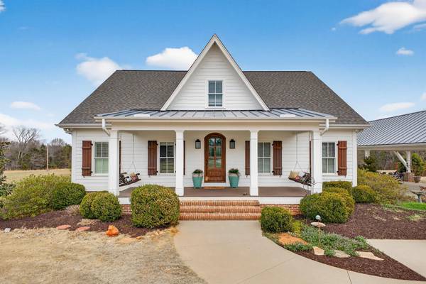 2062 Knighton Chapel RD, Fountain Inn, SC 29644
