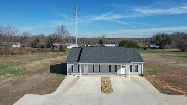 Bishop RD, Inman, SC 29349