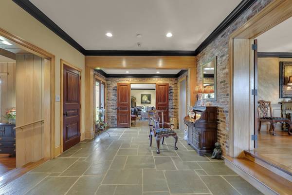 121 Montgomery DR, Spartanburg, SC 29302
