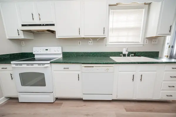 1466 B Dover RD, Spartanburg, SC 29301