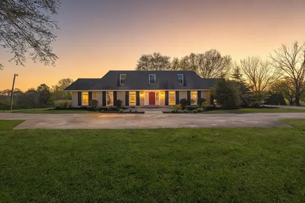 127 Twin Lakes DR, Moore, SC 29369