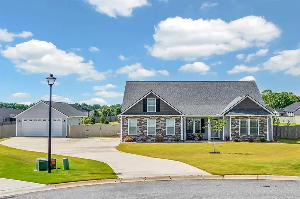 464 Kimbrell Oaks DR, Boiling Springs, SC 29316
