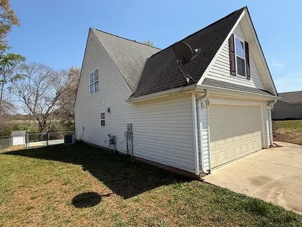 238 Waxberry CT, Boiling Springs, SC 29316