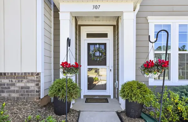 307 Novelty DR, Greer, SC 29651