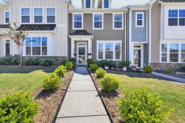 307 Novelty DR, Greer, SC 29651