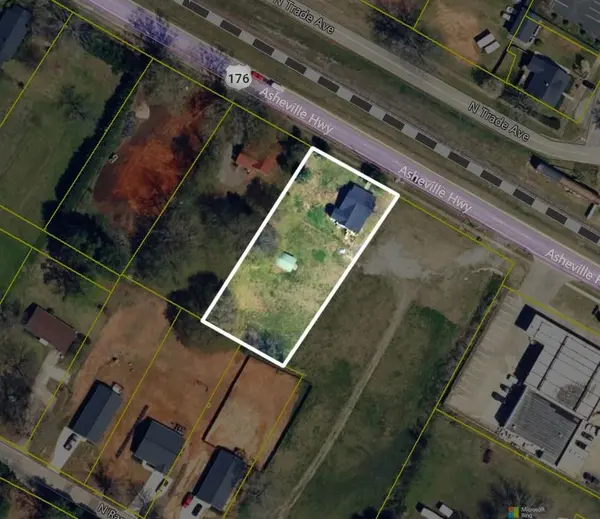 209 N Howard Ave, Landrum, SC 29356