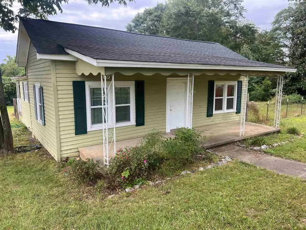 209 N Howard Ave, Landrum, SC 29356