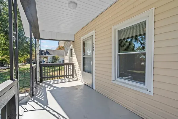228 Grandview DR, Spartanburg, SC 29303