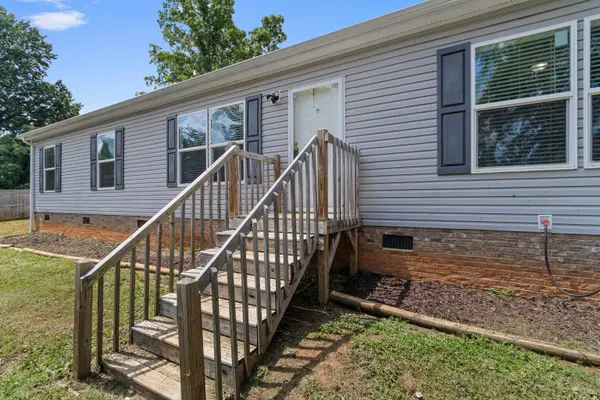 50 Old School House RD, Mayo, SC 29368