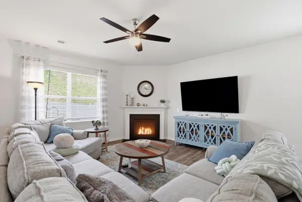 47 Oak Edge LN, Greer, SC 29651-5451