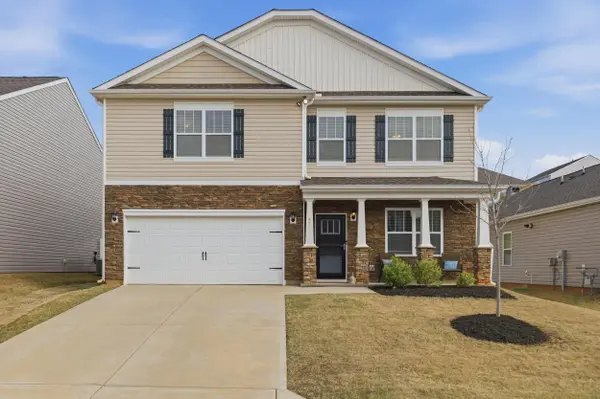 47 Oak Edge LN, Greer, SC 29651-5451