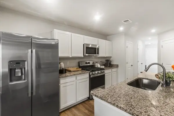 1300 Forestbrook LN, Spartanburg, SC 29303