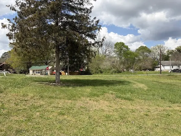 302 E Lime St, Blacksburg, SC 29702