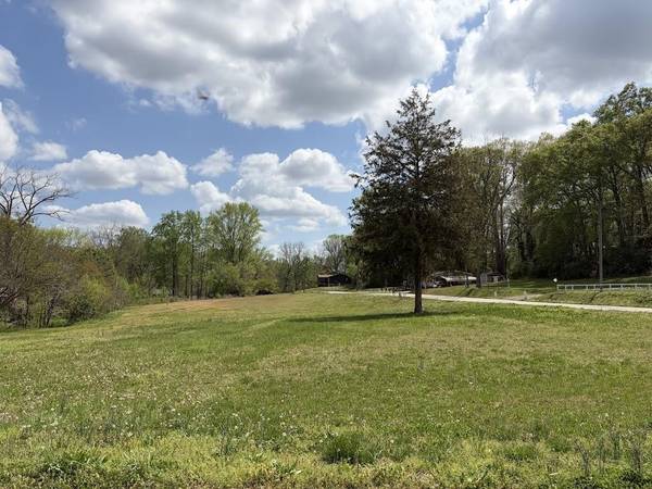302 E Lime St, Blacksburg, SC 29702