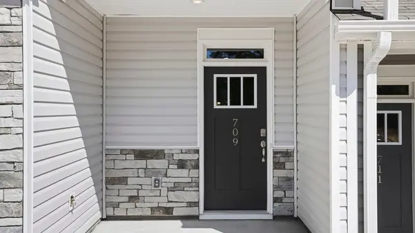 709 Lesbury LN, Spartanburg, SC 29301