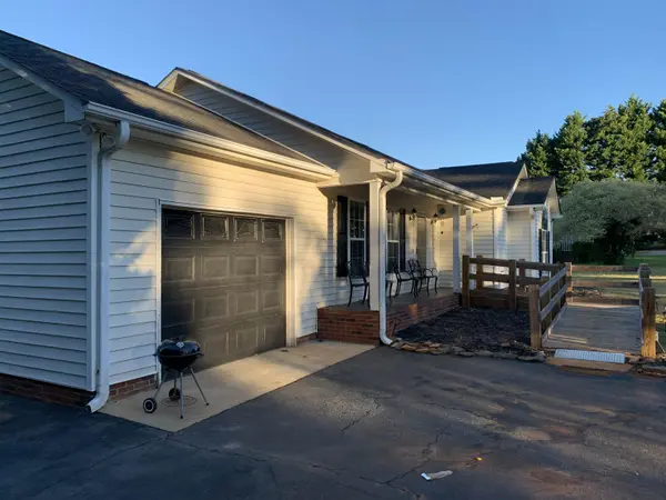 5419 Parris Bridge RD, Boiling Springs, SC 29316