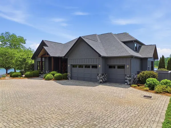984 Mapleton LN, Columbus, NC 28722