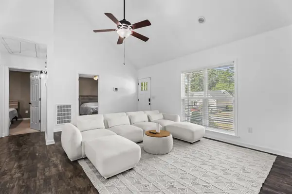 1104 Dunwoody DR, Simpsonville, SC 29681