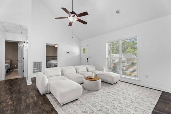 1104 Dunwoody DR, Simpsonville, SC 29681