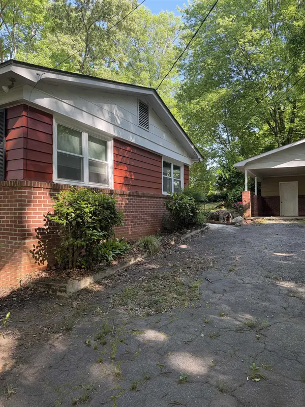 2221 Avondale DR, Spartanburg, SC 29302-5064