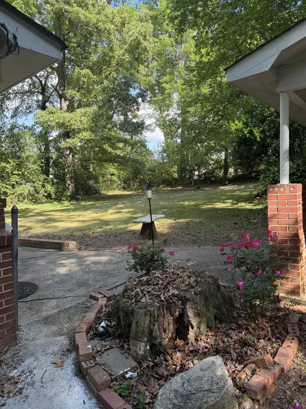 2221 Avondale DR, Spartanburg, SC 29302-5064